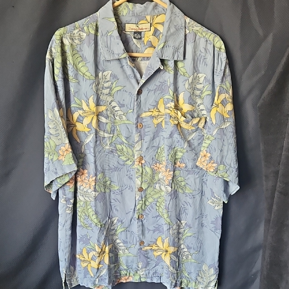 Tommy Bahama Hawaiian Shirt Men's L Blue Floral Short Sleeve‎ Button 100% Silk